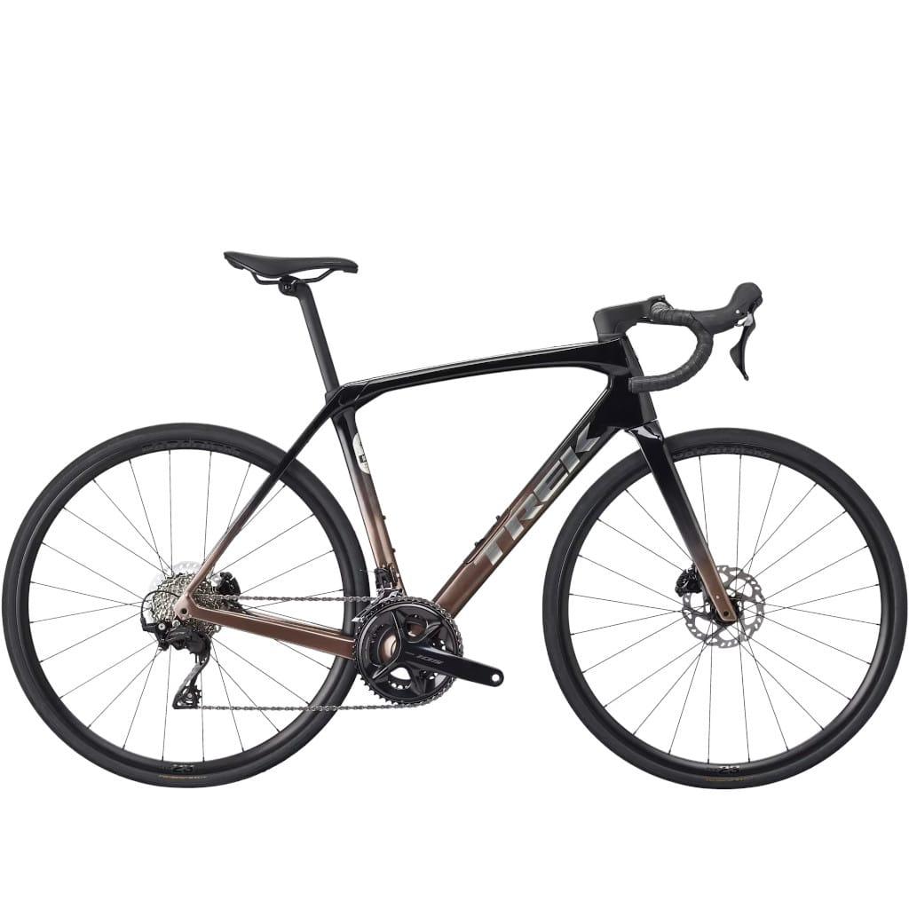 Trek Domane SL 5 Gen 4 racercykel i Dark Star to Bronze Age fade med IsoSpeed og Shimano 105