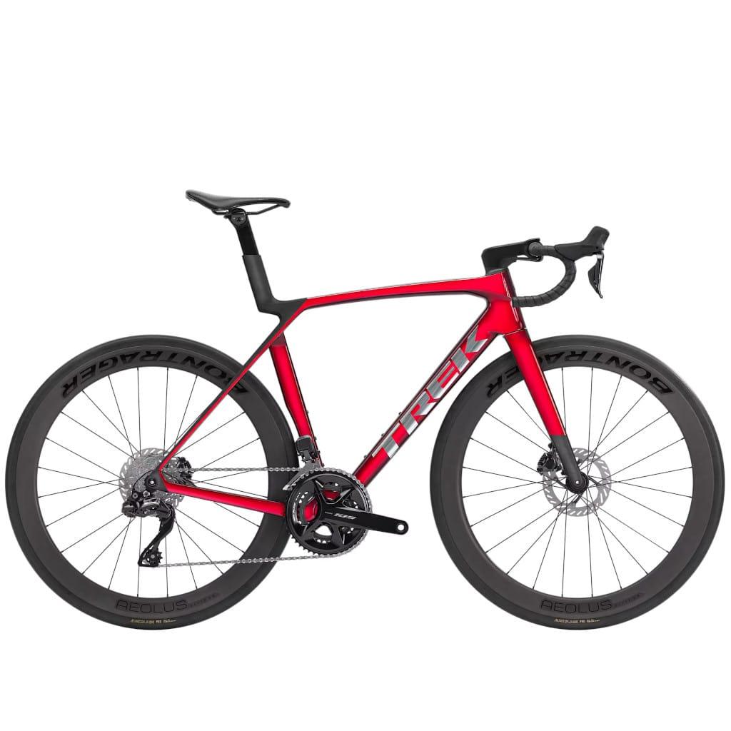 Trek Madone SL 6 Gen 8 racercykel 2026 i Gloss Fury Red med aerodynamisk IsoFlow-sadelrør