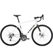 Trek Domane AL 4 Gen 4 racercykel i era white med Shimano Tiagra og hydrauliske skivebremser