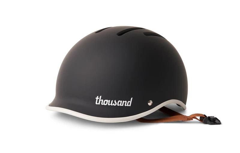 Thousand Heritage 2.0 cykelhjelm i carbon black set skråt forfra